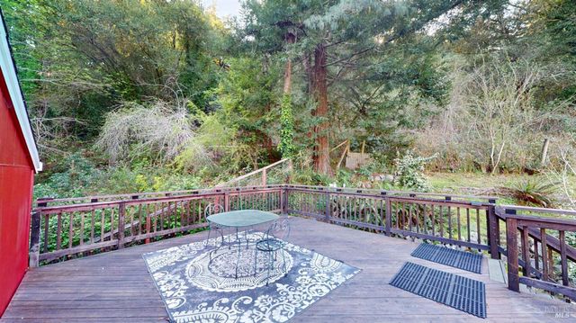 380-378 Bohemian Hwy, Freestone, CA 95472