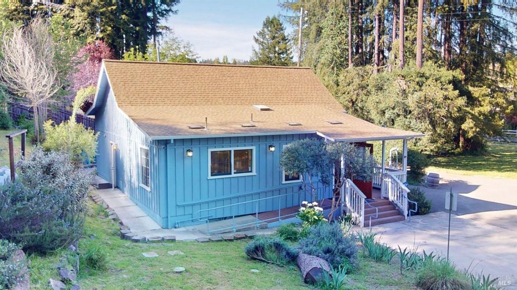 380-378 Bohemian Hwy, Freestone, CA 95472