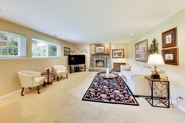 707 E Monterey Road, Palatine, IL 60074
