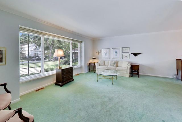 707 E Monterey Road, Palatine, IL 60074