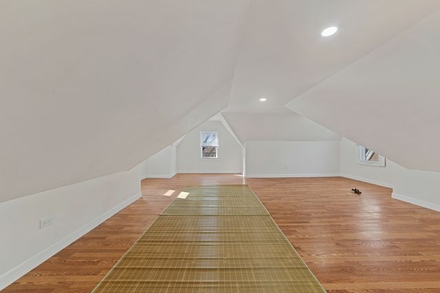 5806 W Wilson Avenue, Chicago, IL 60630