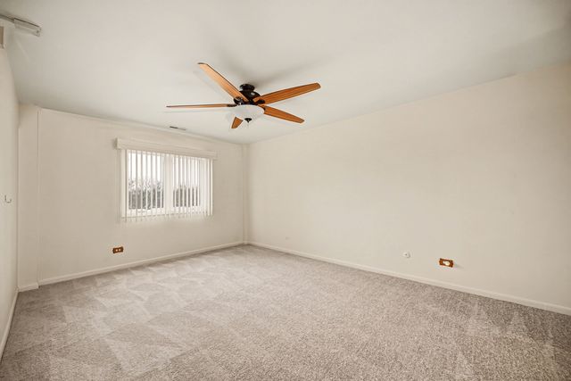 40 S Main Street 4A, Glen Ellyn, IL 60137