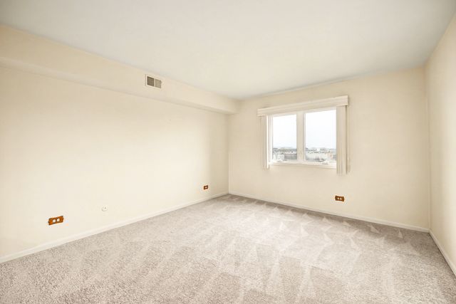 40 S Main Street 4A, Glen Ellyn, IL 60137