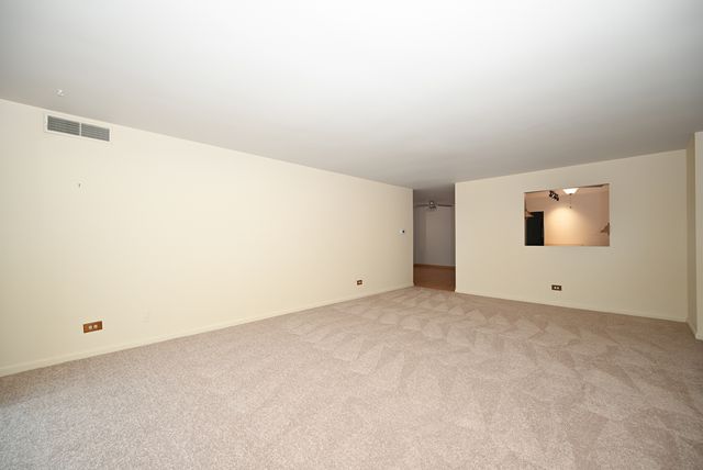 40 S Main Street 4A, Glen Ellyn, IL 60137