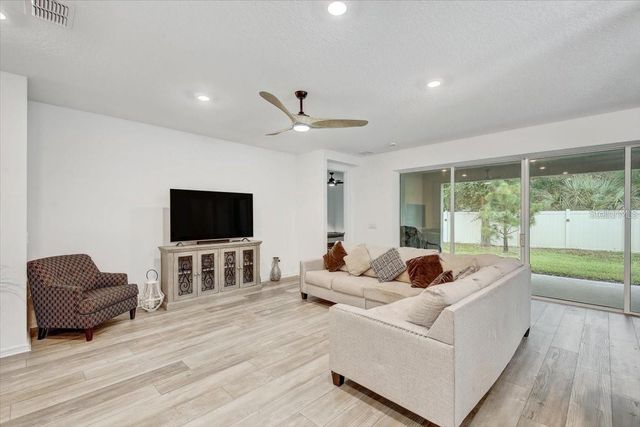 2824 QUAIL CREST COURT, Valrico, FL 33594