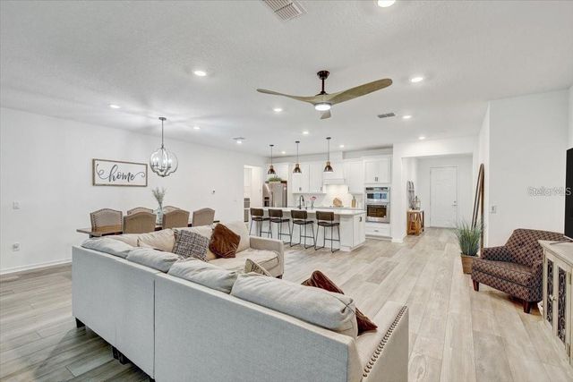 2824 QUAIL CREST COURT, Valrico, FL 33594