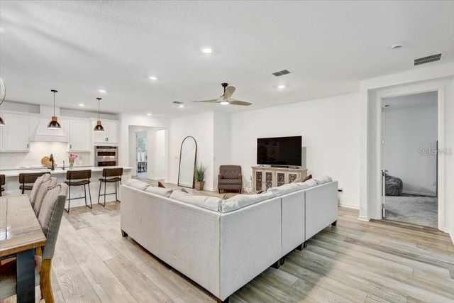 2824 QUAIL CREST COURT, Valrico, FL 33594