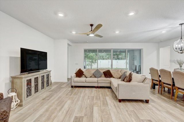 2824 QUAIL CREST COURT, Valrico, FL 33594