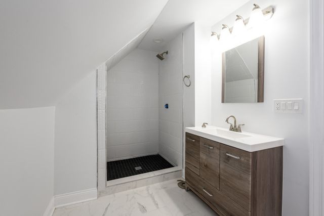 4226 N Bernard Street 2, Chicago, IL 60618