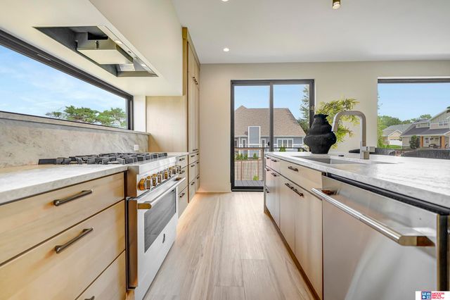 8440 Birkett Place, Lincoln, NE 68526