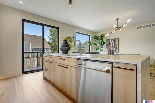 8440 Birkett Place, Lincoln, NE 68526