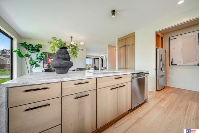 8440 Birkett Place, Lincoln, NE 68526