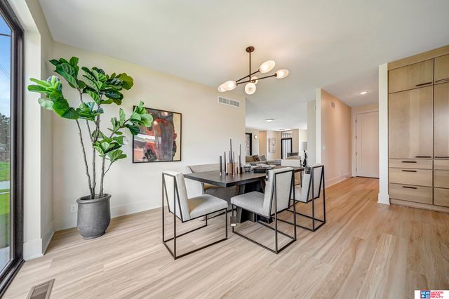 8440 Birkett Place, Lincoln, NE 68526