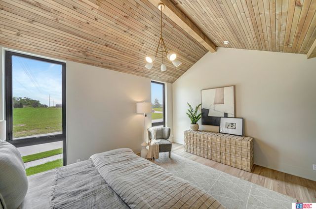 8440 Birkett Place, Lincoln, NE 68526