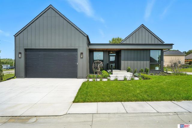 8440 Birkett Place, Lincoln, NE 68526