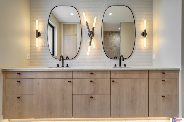 8440 Birkett Place, Lincoln, NE 68526