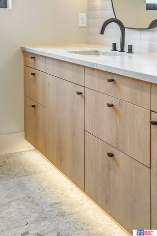 8440 Birkett Place, Lincoln, NE 68526