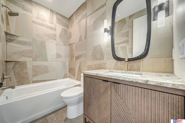 8440 Birkett Place, Lincoln, NE 68526