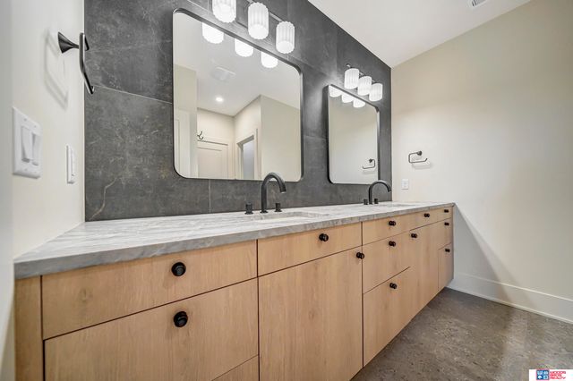 8440 Birkett Place, Lincoln, NE 68526