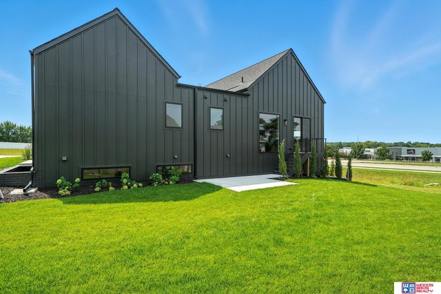 8440 Birkett Place, Lincoln, NE 68526