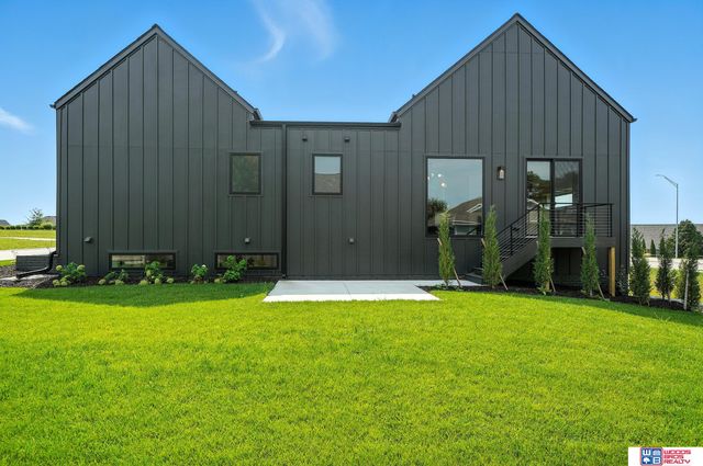 8440 Birkett Place, Lincoln, NE 68526