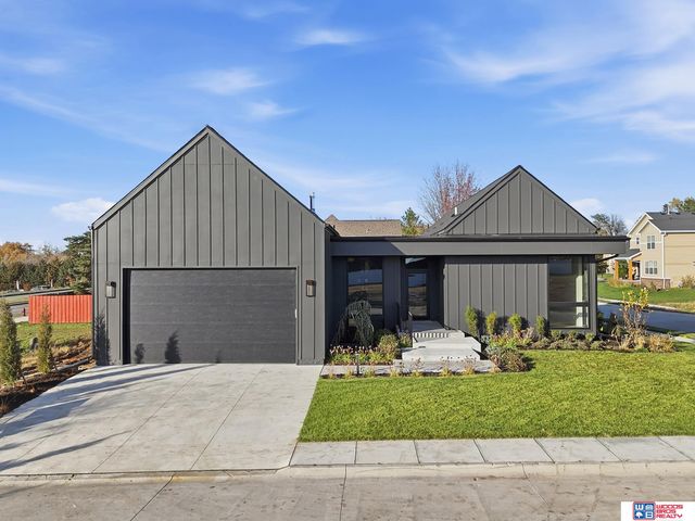 8440 Birkett Place, Lincoln, NE 68526