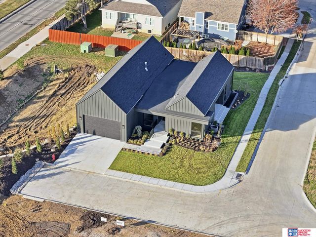 8440 Birkett Place, Lincoln, NE 68526