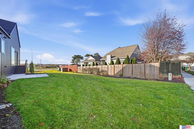 8440 Birkett Place, Lincoln, NE 68526