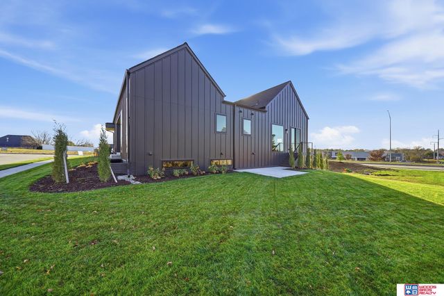 8440 Birkett Place, Lincoln, NE 68526