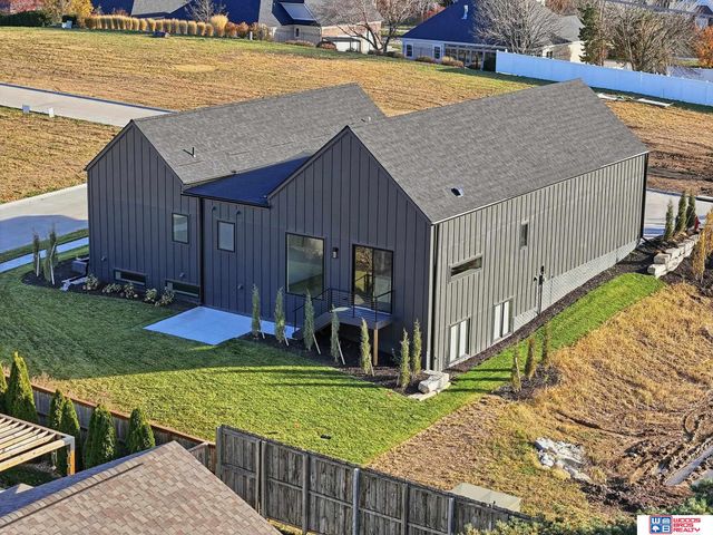 8440 Birkett Place, Lincoln, NE 68526