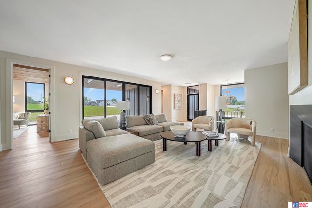 8440 Birkett Place, Lincoln, NE 68526