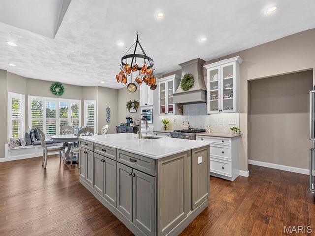 2020 Ravenel, Swansea, IL 62226