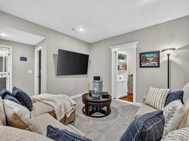 2020 Ravenel, Swansea, IL 62226