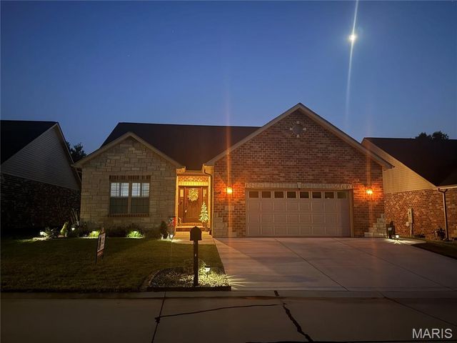2020 Ravenel, Swansea, IL 62226