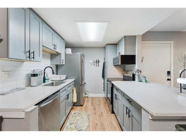 904 S Walden Way 102, Aurora, CO 80017