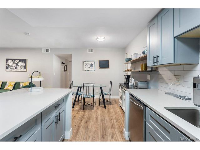 904 S Walden Way 102, Aurora, CO 80017