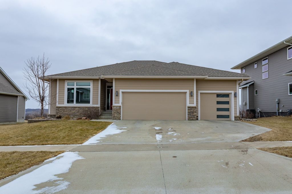 1809 Strauss Avenue, Adel, IA 50003