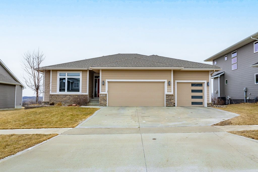 1809 Strauss Avenue, Adel, IA 50003