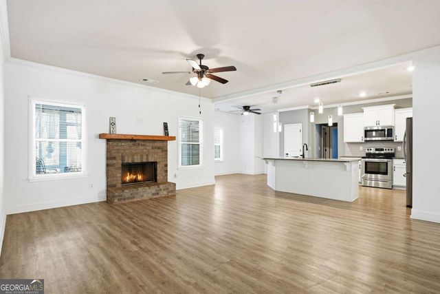 95 Hawthorn Lane, Covington, GA 30014