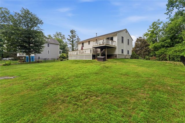 15 Clay Lane, Westerly, RI 02891