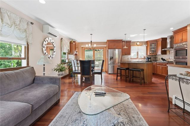 15 Clay Lane, Westerly, RI 02891