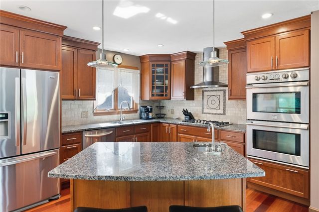 15 Clay Lane, Westerly, RI 02891