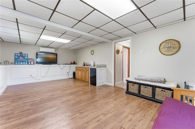 15 Clay Lane, Westerly, RI 02891