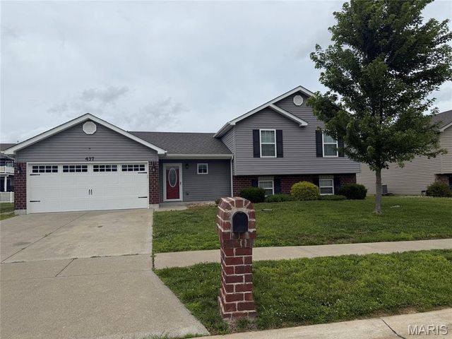 437 Prairie Creek Drive, Wentzville, MO 63385