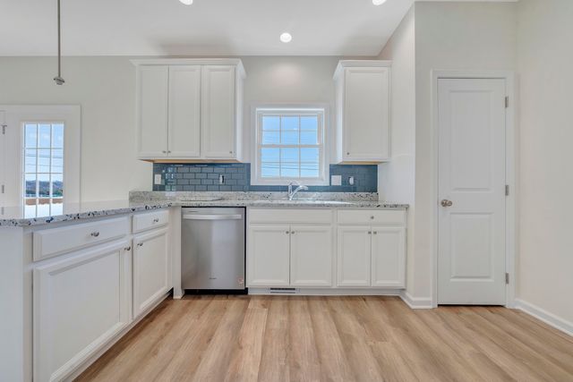 5250 Arrowhead TRL, Salem, VA 24153