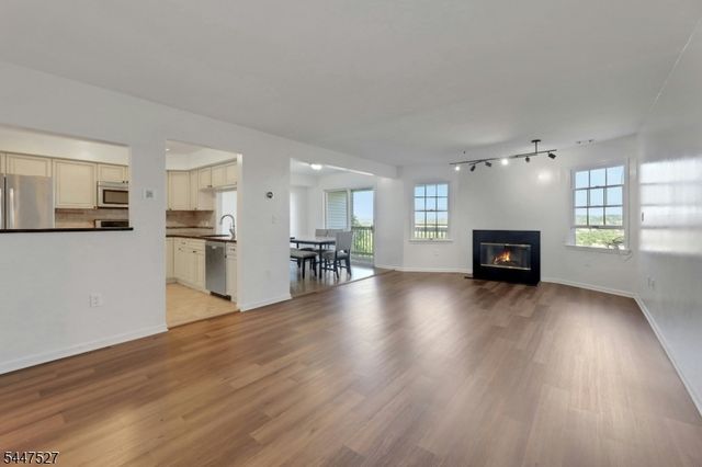 15 Crystal Lane 307, Paterson City, NJ 07501