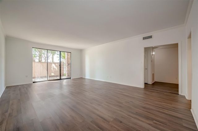 2400 N Braeswood Boulevard 106, Houston, TX 77030