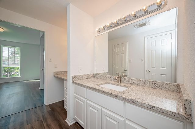 2400 N Braeswood Boulevard 106, Houston, TX 77030