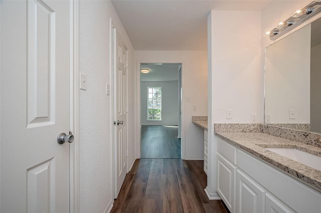 2400 N Braeswood Boulevard 106, Houston, TX 77030