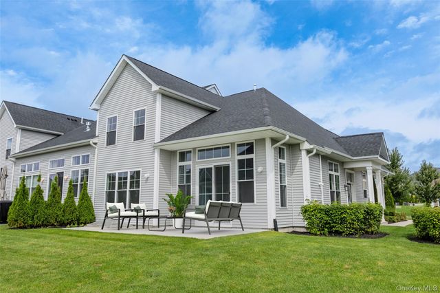 341 Aliana Avenue, Yaphank, NY 11980